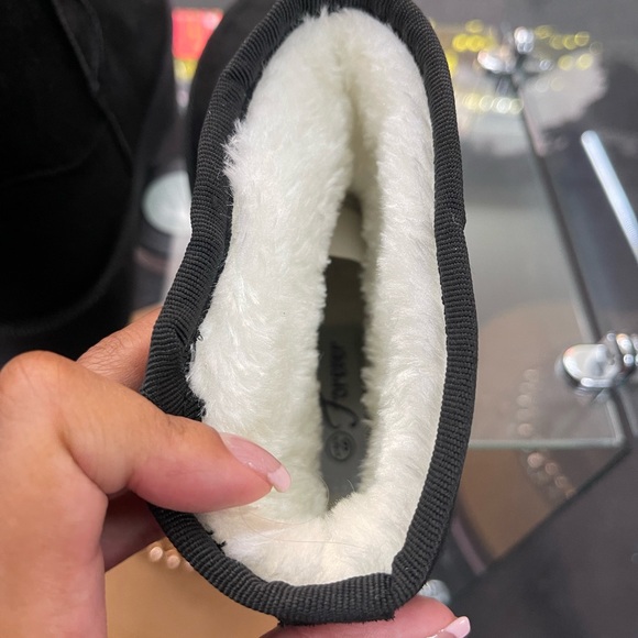 Midi Platform Winter Boot 🖤 - Picture 3 of 3